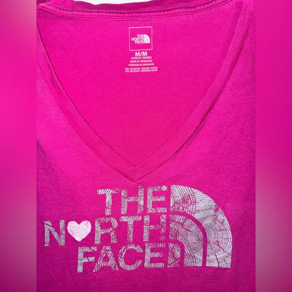 The North Face Women’s Magenta V-Neck Tee Size M - Picture 3 of 7